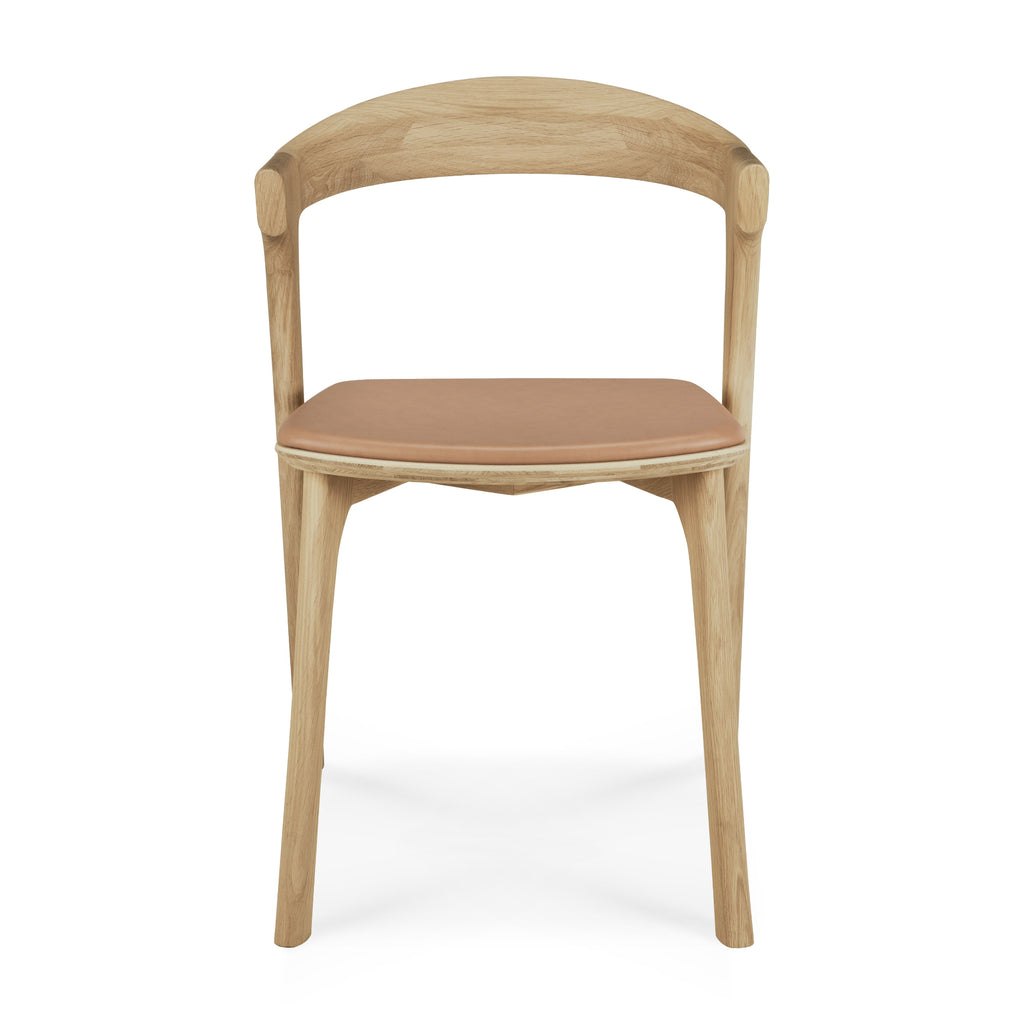 White Oak Bok Dining Chair with sienna leather seat front view with white background - Saffron and Poe, Ethnicraft