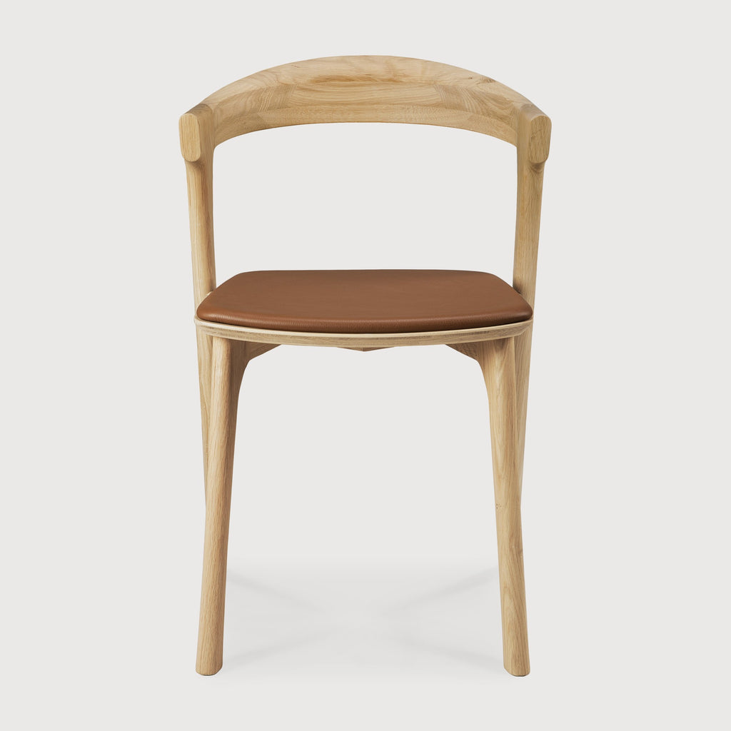White Oak Bok Dining Chair with saddle leather seat front view with white background - Saffron and Poe, Ethnicraft