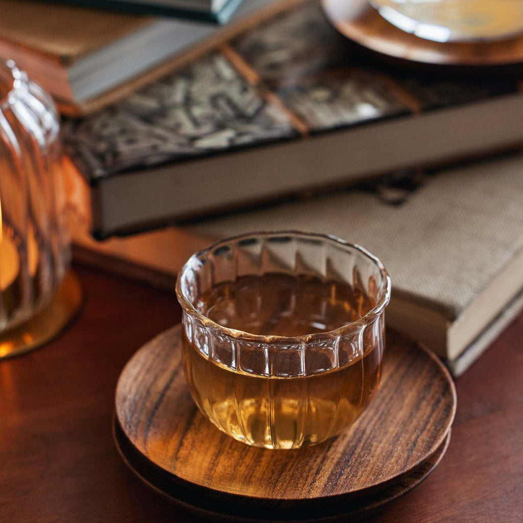 Set of 4 hand-blown Kira small glass cups with delicate wave rim for tea or sake