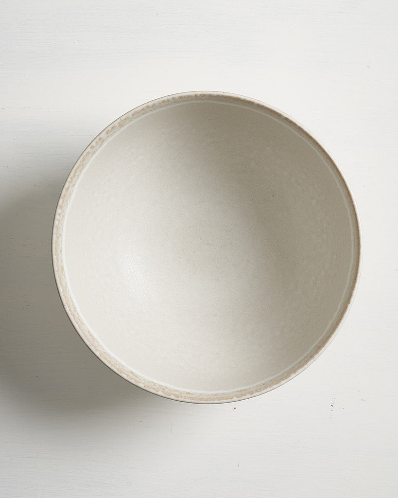White ceramic Pillar Serving bowl on a light gray background