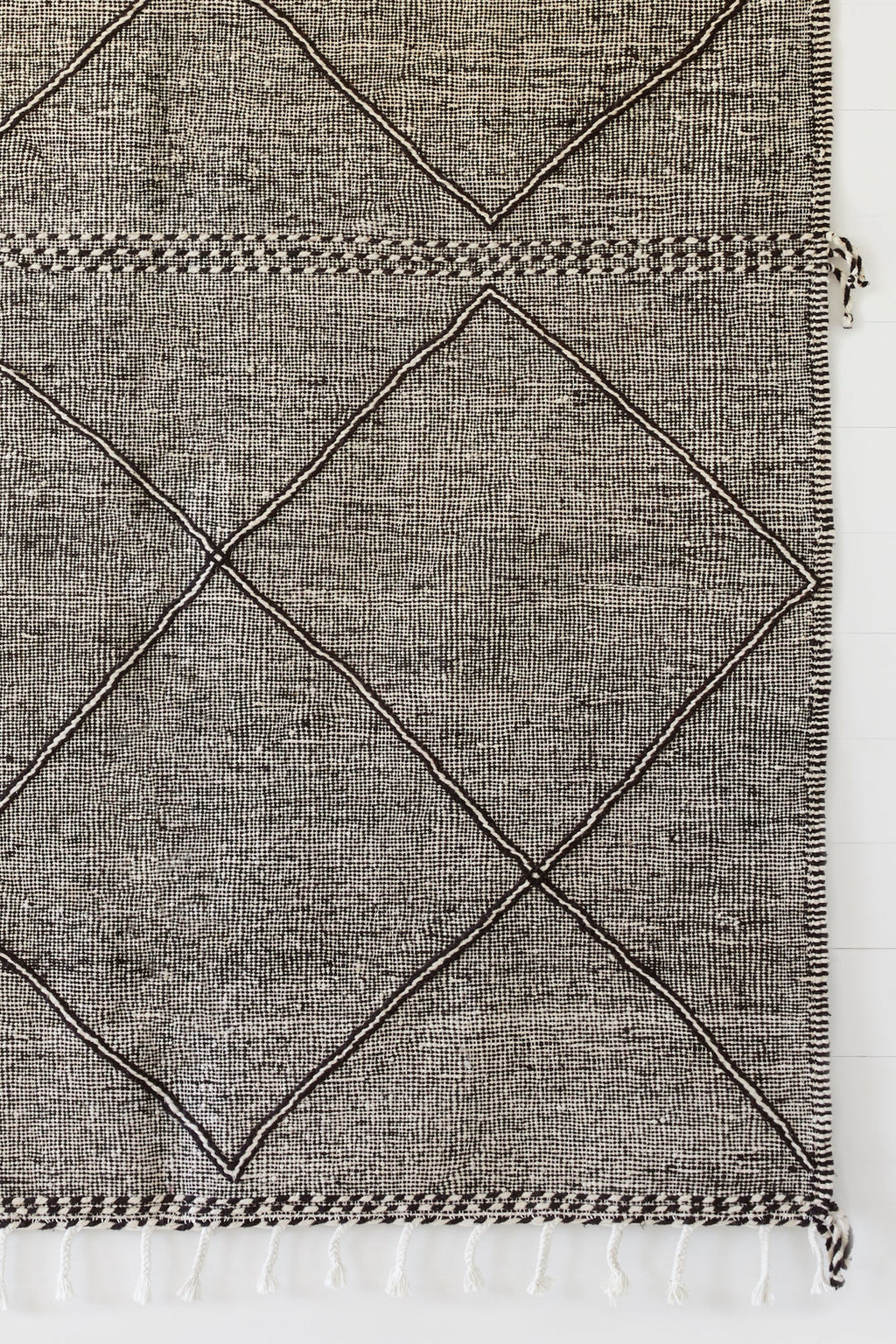 Moroccan Flat Weave Kilim Rug with geometric diamond pattern and fringe edges